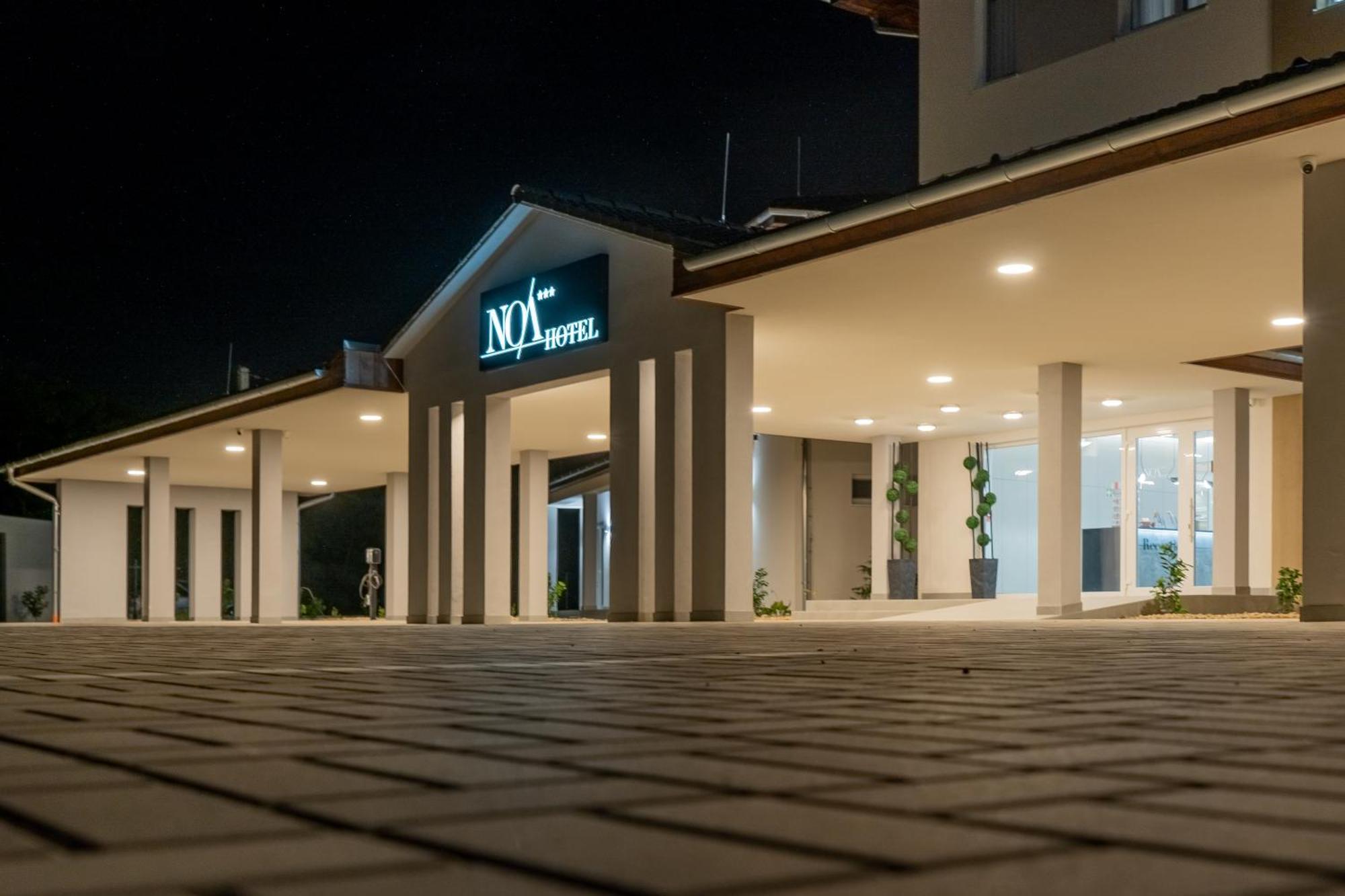 Noa Panzio Hotel Vecses Exterior photo