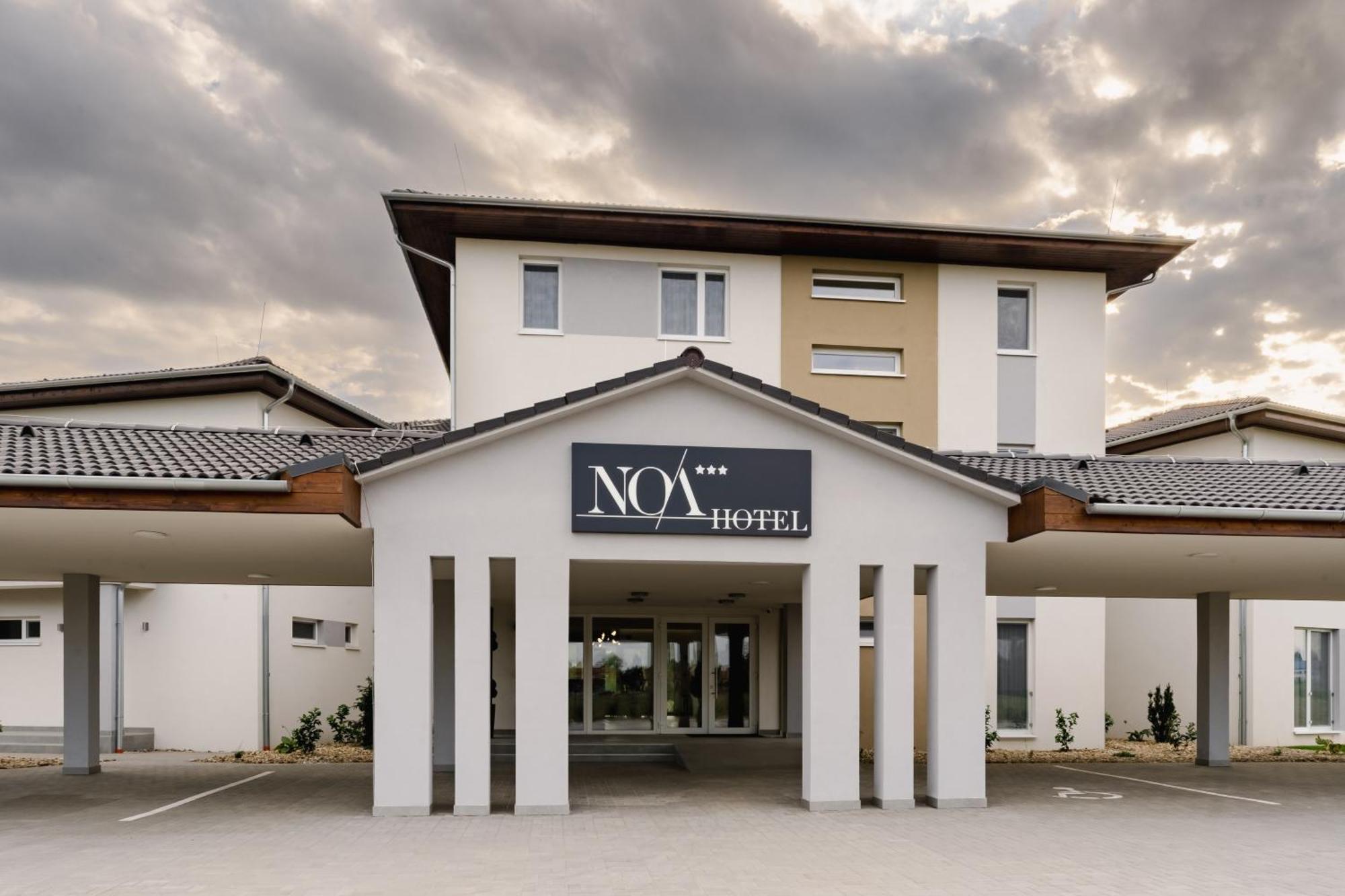 Noa Panzio Hotel Vecses Exterior photo